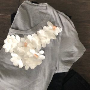 Detailed v-neck tee